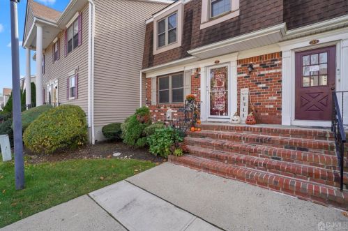 35 Heritage Ln, Perth Amboy NJ  08863-1464 exterior