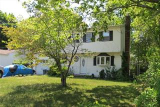 66 Tipton Dr, Smith Point, NY 11967-3617