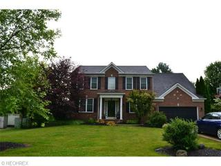 307 Troubadour Dr, Macedonia, OH 44067-3266