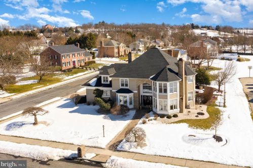 329 Meadow Dr, Navy Sup Dpt, PA 17055-5168