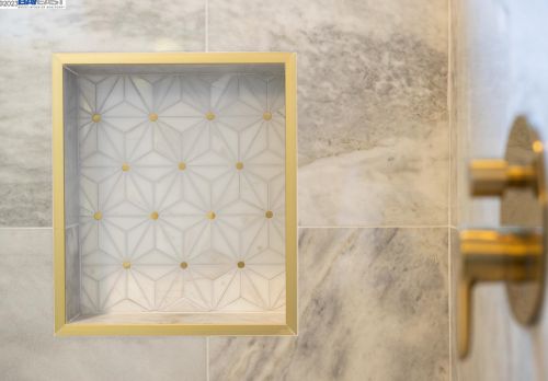 5926 Dover St, Oakland CA  94609-1426 exterior