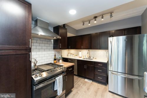 281 Chelsea Cir, Newtown Square PA  19073-2104 exterior