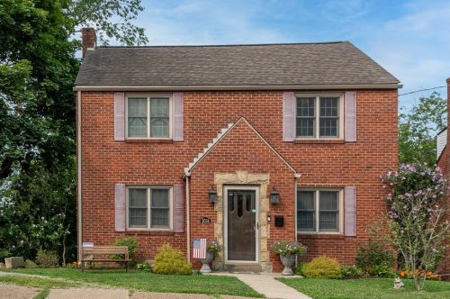 3034 Willett Rd, Pittsburgh, PA 15227-2833