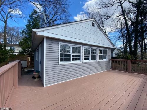 27 Skidmore Trl, Hopatcong NJ  07843-1778 exterior