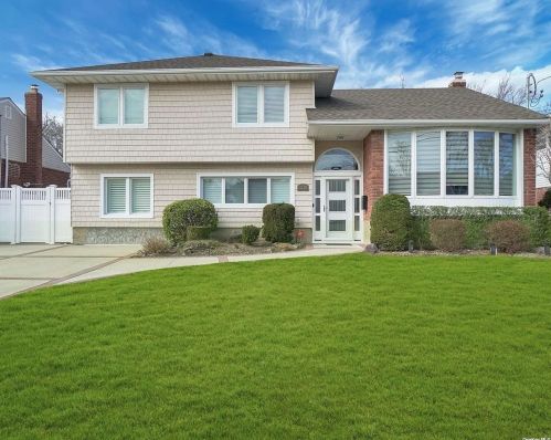 3230 Waterbury Dr, North Wantagh, NY 11793-3332