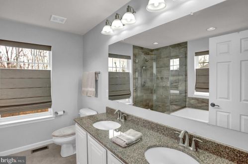 4 Ledgestone Dr, Siddonsburg PA  17019-9805 exterior