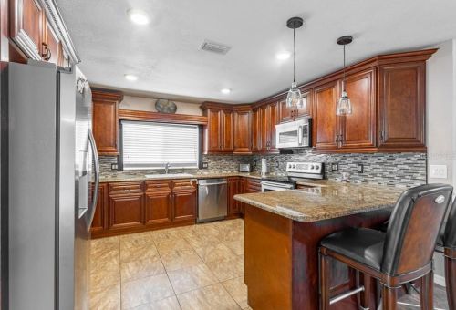 707 Shore Dr, Oldsmar FL  34677-4305 exterior