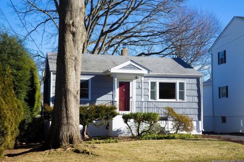 16 Visconti St, Norwalk CT  06851-4033 exterior