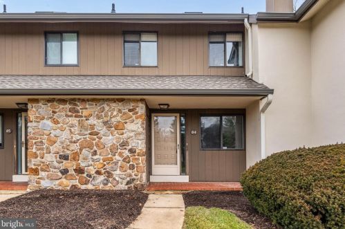 84 Oak Knoll Dr, Berwyn, PA 19312-1284