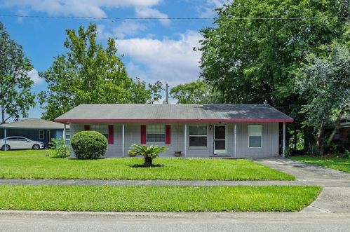 404 San Lanta Cir, Sanford, FL 32771-5904