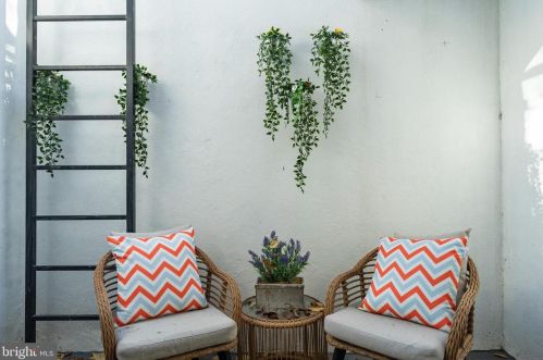 1419 10 St, Washington DC 20001-3214 exterior