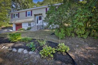 134 School St, Salem, NH 03079-2603