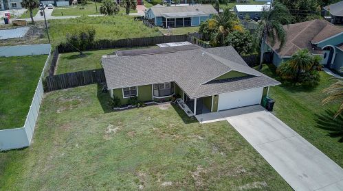 502 Dairy Rd, Fort Pierce, FL 34953-2944