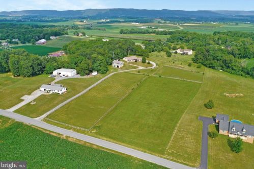 9478 Fort Stouffer Rd, Upton PA  17225-9780 exterior