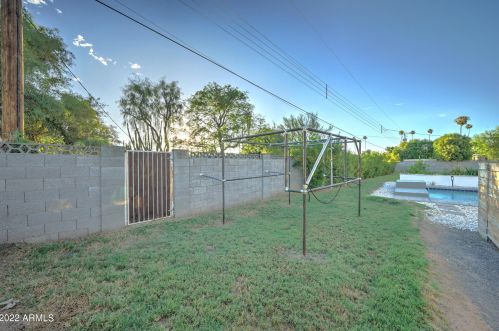 7814 11th Ave, Phoenix AZ  85021-7113 exterior