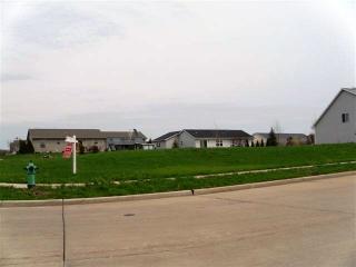 1208 Saunders Rd, Kaukauna, WI 54130-8492