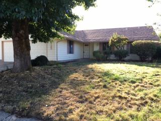 4725 Riverwood Dr, Salem, OR 97303-6255