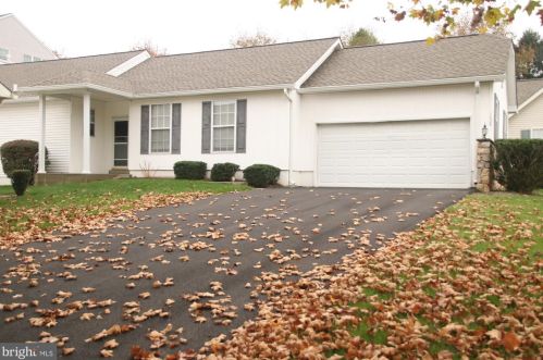 1008 Phipps Woods Ct, Glen Mills, PA 19342-2228