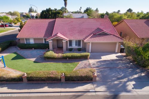 2041 Laurel Cir, Mesa, AZ 85213-2270