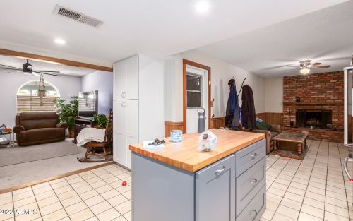 1438 Emelita Ave, Mesa AZ 85208-3016 exterior