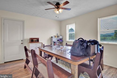 11 Thrush Dr, Carlisle PA  17015-7653 exterior