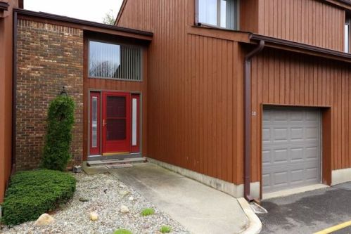 32 Tamany Ct, Bricktown, NJ 08723-6342