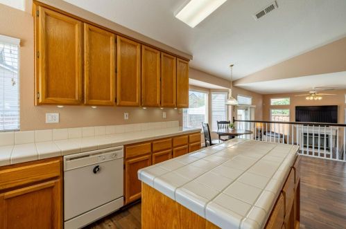 8686 White Peacock Way, Elk Grove CA  95624-3701 exterior