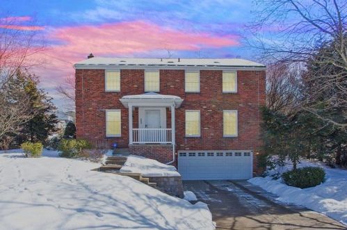 203 Meadow Dr, Trafford, PA 15085-1436
