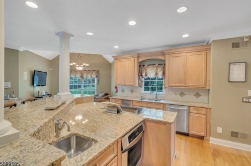 8 Sunny Ln, Andover NJ  07821-2122 exterior