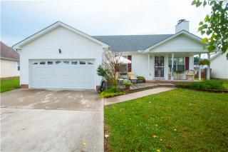1963 Whirlaway Cir, Clarksville, TN 37042-1505