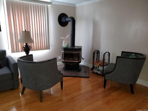 32 Hemlock Dr, Monticello NY  12701-4342 exterior