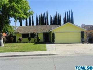 1751 Gerry Ln, Porterville, CA 93257-1393
