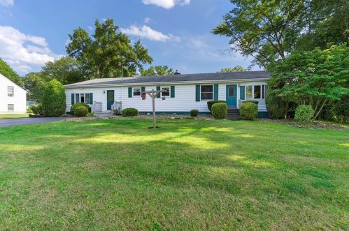 7 Manor Ave, New Castle, PA 16105-1720