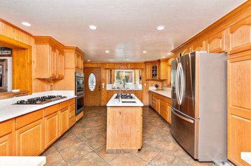 1300 Malabar Way, Big Bear City CA  92314-9216 exterior