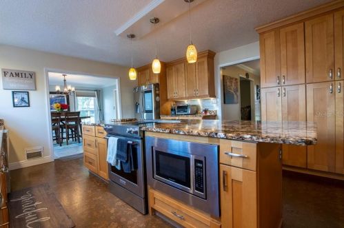 32009 Harris Rd, Tavares FL  32778-4643 exterior