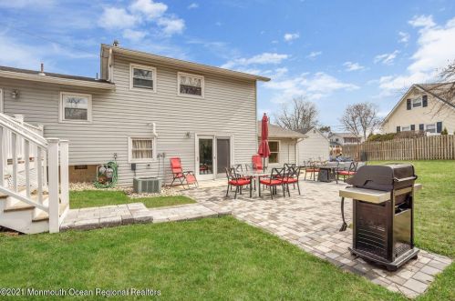 6 Wyoming Dr, Jackson Twp NJ  08527-1543 exterior
