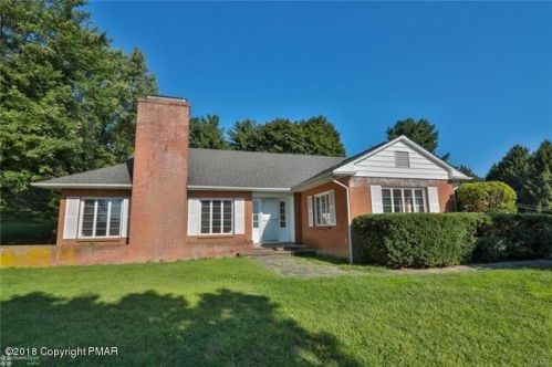 9 Greentree Dr, Bangor, PA 18013-2432