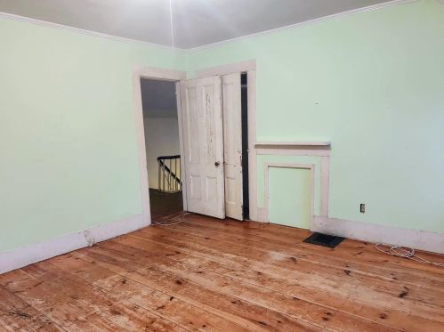 9 Hampstead Rd, Danville NH  03819-5100 exterior