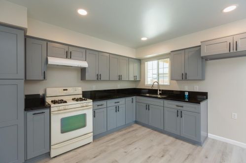 740 Colorado Ave, Los Banos, CA 93635-3301