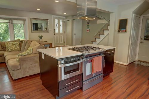 570 Old Orchard Ln, Camp Hill PA  17011-1828 exterior