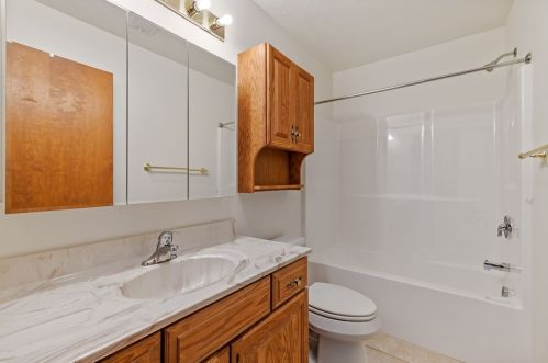 17 Brookside Dr, Mc Donald PA  15057-4401 exterior