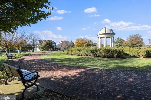 445 Lord Fairfax St, Charles Town WV  25414-2603 exterior