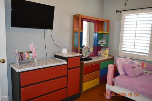 706 Princessa Dr, Oxnard CA  93030-7690 exterior
