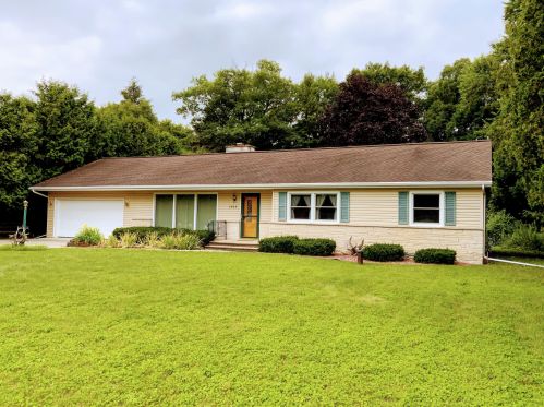 1464 Rapids Rd, Manitowoc, WI 54220-1008