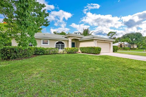 100 Chestnut Cir, West Palm Beach, FL 33411-4736