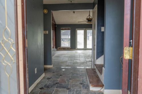 7614 Pin Oak Dr, Humble, TX 77396-1437
