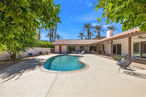 48890 Eisenhower Dr, La Quinta CA  92253-6223 exterior