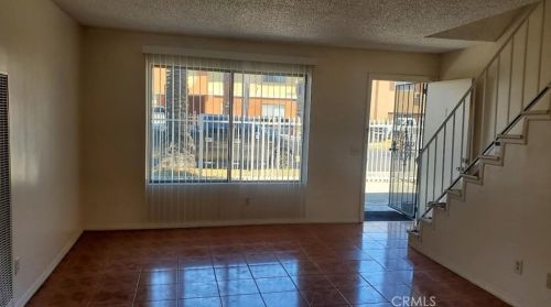 14642 Calvert St, Van Nuys CA 91316-1216 exterior