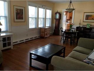 72 Mason Ave, Cranston, RI 02910-5416