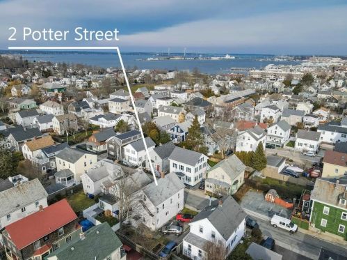 2 Potter St, Middletown RI  02840-3922 exterior